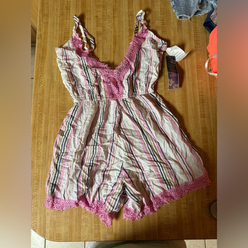 Women’s Romper size S